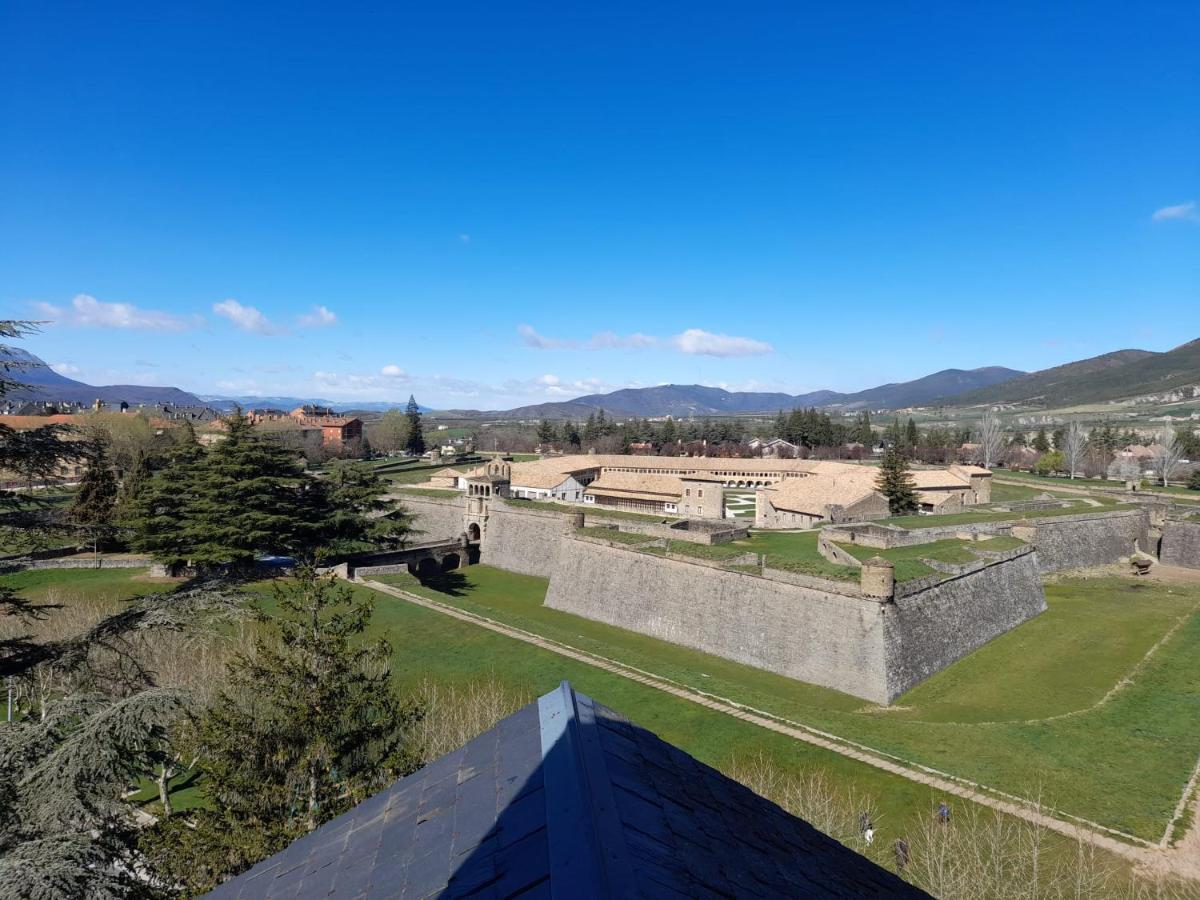 Ferienwohnung Atico Ciudadela Jaca Exterior foto